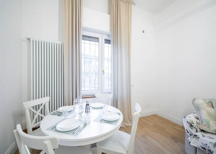 Florentine Nest In Piagentina
